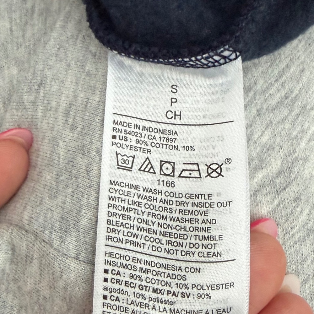 Old Navy Sweatshirt - Picture 6 of 7